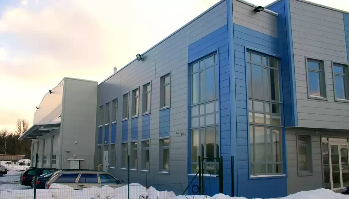 Монтаж линеарных панелей